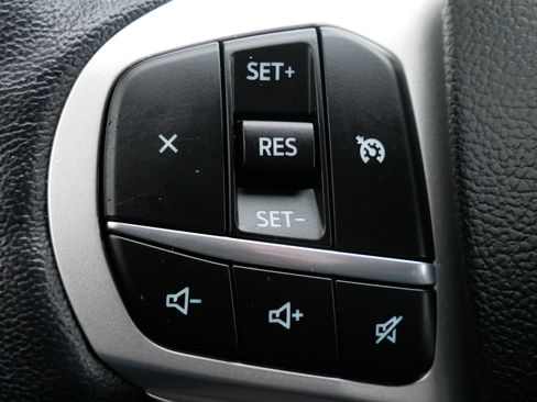 Used 2022 Ford Explorer XLT w/ Equipment Group 202A image 19