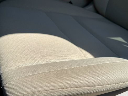 Used 2021 Jeep Grand Cherokee Laredo RWD image 16