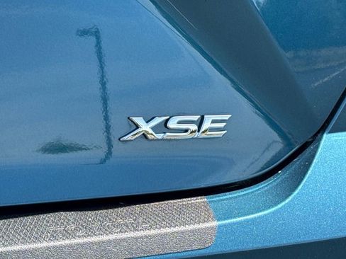 Used 2025 Toyota Camry XSE FWD image 13