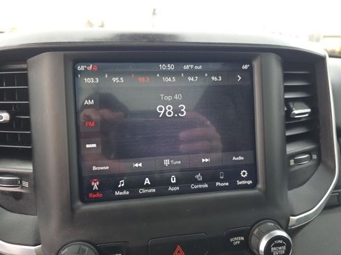 Used 2019 RAM 1500 Big Horn image 25