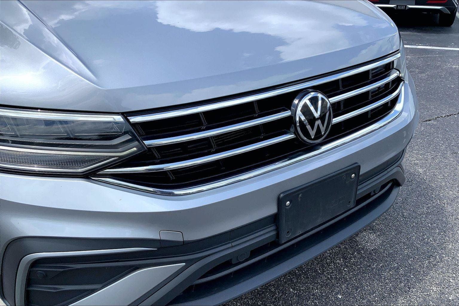 Used 2024 Volkswagen Tiguan SE AWD/4WD image 26