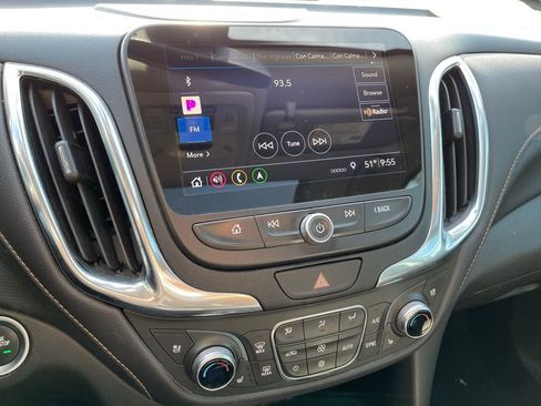 Used 2021 Chevrolet Equinox Premier image 9