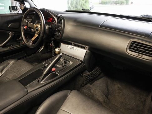 Used 2005 Honda S2000 image 39