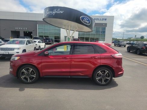 Used 2019 Ford Edge ST w/ Cold Weather Package image 2