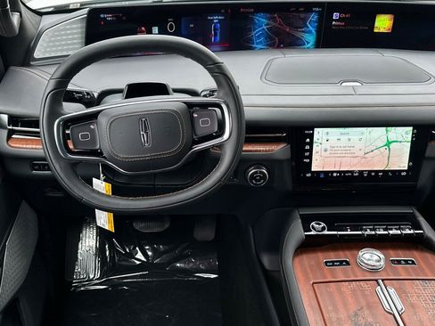 New 2026 Lincoln Navigator L Black Label AWD/4WD image 13