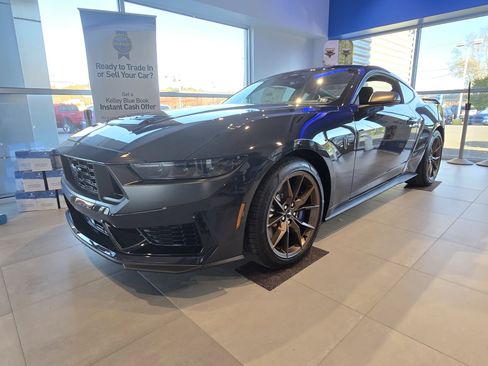 New 2025 Ford Mustang Dark Horse image 8