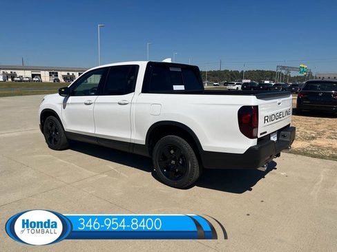 New 2026 Honda Ridgeline Black Edition image 4