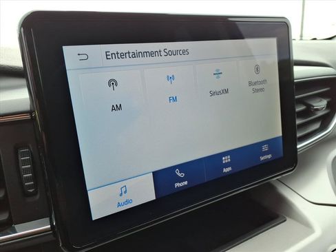 Used 2024 Ford Explorer XLT w/ Equipment Group 202A AWD/4WD image 14