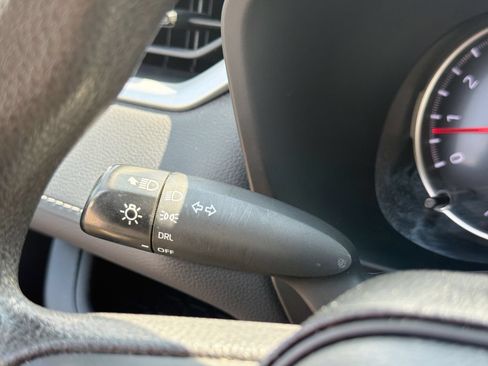 Used 2021 Toyota RAV4 LE FWD image 27