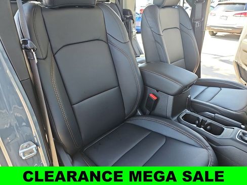 New 2025 Jeep Gladiator Willys image 10