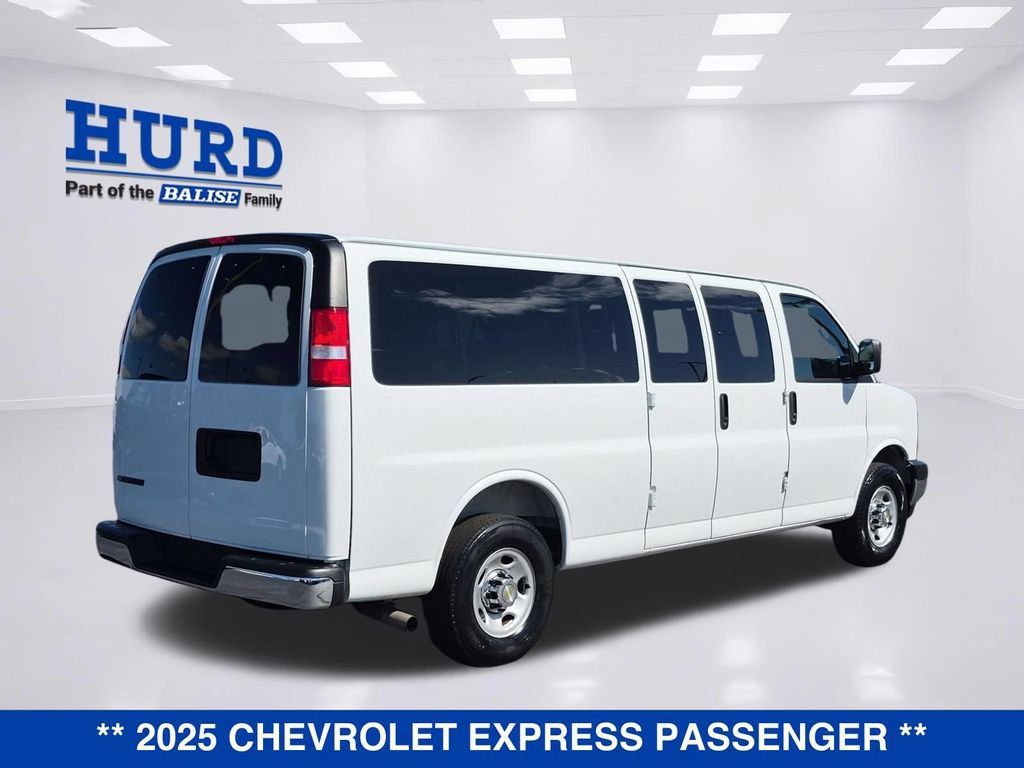 Used 2025 Chevrolet Express 3500 LT w/ LT Preferred Equipment Group RWD image 3