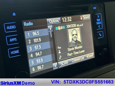 Used 2015 Toyota Sienna SE FWD image 30
