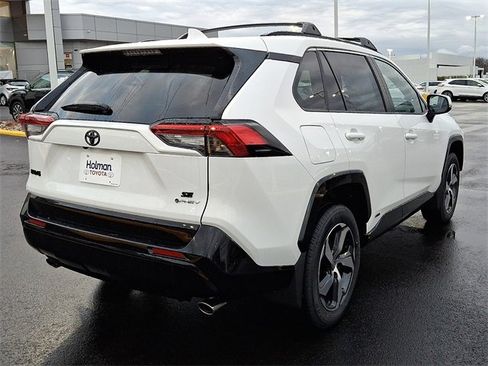New 2025 Toyota RAV4 SE image 5