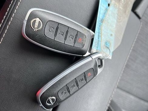 Certified 2023 Nissan Rogue SV image 30