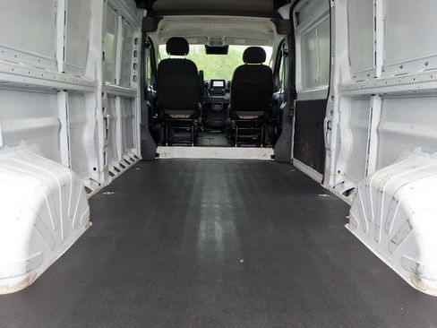 Used 2025 RAM ProMaster 2500 w/ Convenience Group FWD image 17