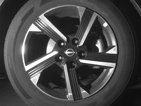 Used 2025 Nissan Sentra SV image 13