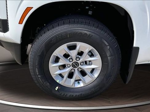 New 2026 Nissan Frontier S w/ Tow Package AWD/4WD image 12
