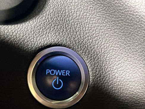 Used 2024 Toyota Tundra Limited AWD/4WD image 24