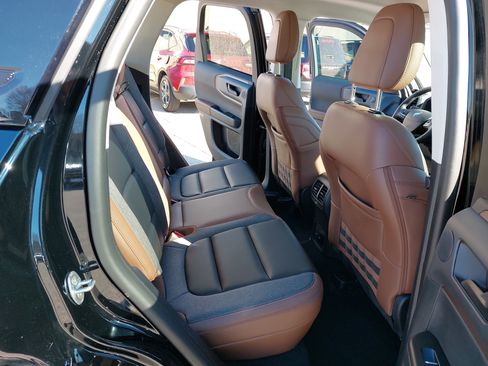 Used 2024 Ford Bronco Sport Outer Banks w/ Tech Package image 13