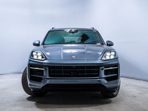 New 2026 Porsche Cayenne S image 10