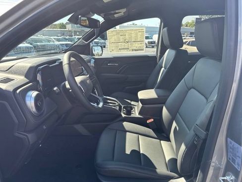 New 2026 Chevrolet Colorado LT w/ LT Convenience Package AWD/4WD image 9