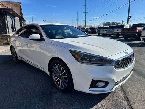 Used 2017 Kia Cadenza Premium image 7