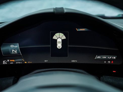 Used 2021 Ferrari Roma image 25