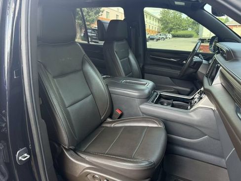 Used 2021 GMC Yukon Denali w/ Denali Premium Package AWD/4WD image 39