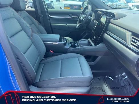 Certified 2026 GMC Terrain AT4 w/ Convenience Package III AWD/4WD image 19