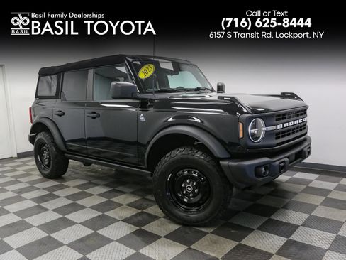 Used 2023 Ford Bronco Black Diamond AWD/4WD image 1