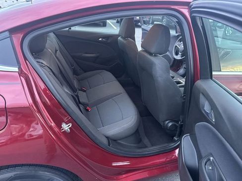 Certified 2019 Chevrolet Cruze LT w/ Convenience Package image 24