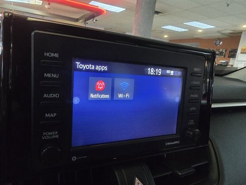 Used 2022 Toyota RAV4 XLE image 26