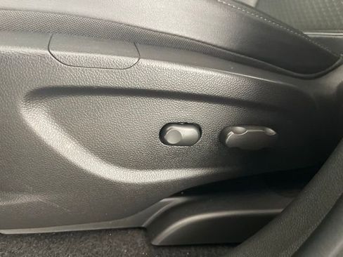 Used 2020 Buick Encore Preferred FWD image 34