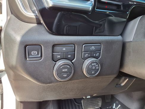 Used 2025 Chevrolet Silverado 2500 LT w/ Convenience Package AWD/4WD image 22
