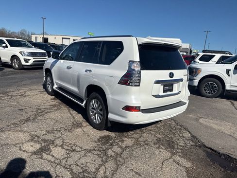 Used 2020 Lexus GX 460 Premium w/ Premium Package image 10