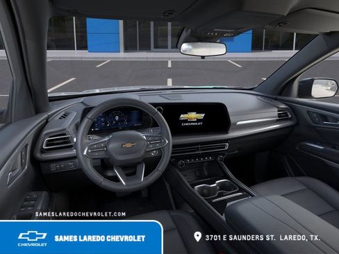 New 2025 Chevrolet Traverse LT w/ Driver Confidence Package FWD image 15