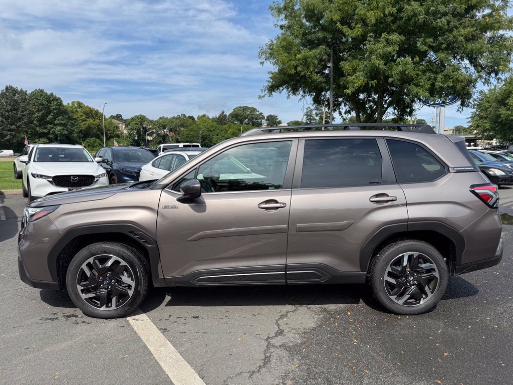 Used 2025 Subaru Forester Premium AWD/4WD image 9