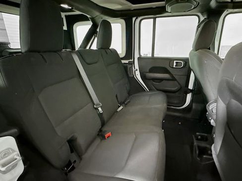Used 2022 Jeep Wrangler Unlimited Sahara AWD/4WD image 24