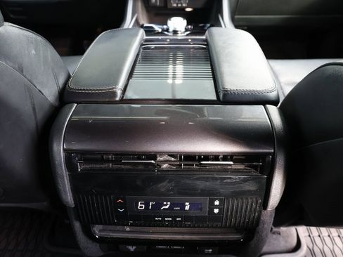 Used 2023 Jeep Wagoneer 4WD image 29