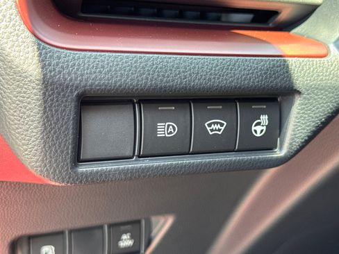New 2026 Toyota Prius Plug-In Hybrid FWD image 28