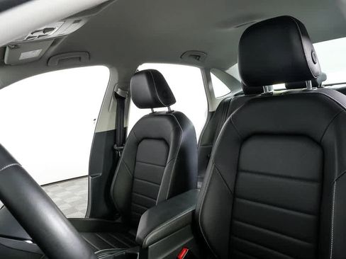 Used 2023 Volkswagen Jetta SE image 8