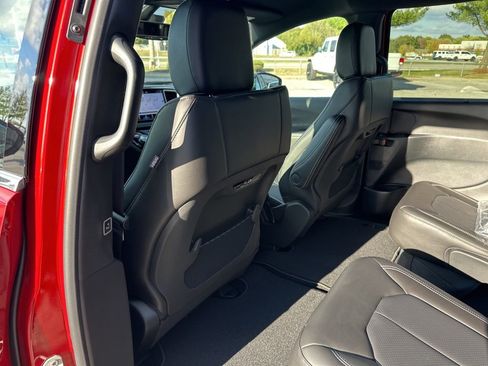 New 2026 Chrysler Pacifica Select image 43