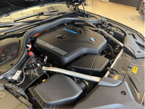 Used 2023 BMW 530e w/ M Sport Package RWD image 38