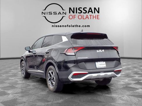 Used 2025 Kia Sportage LX image 3