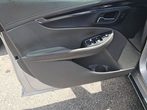 Used 2016 Chevrolet Impala LTZ FWD image 10