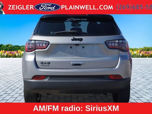 Used 2023 Jeep Compass Latitude AWD/4WD image 4