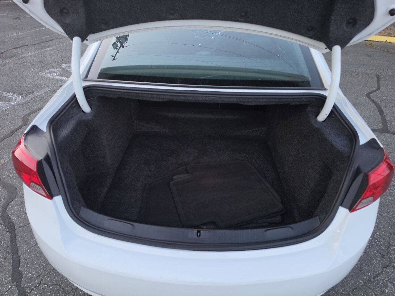 Used 2016 Chevrolet Impala LT FWD image 41
