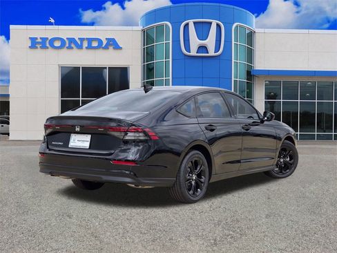New 2025 Honda Accord SE image 3