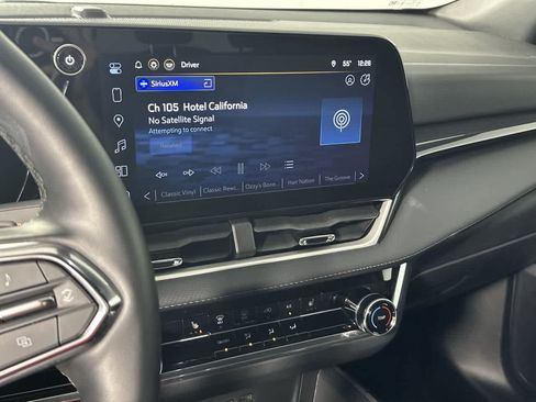 Used 2025 Chevrolet Equinox LT FWD image 19