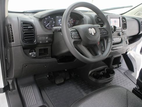 Used 2025 RAM ProMaster 2500 w/ Convenience Group image 8